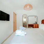 Perle House מלון *
